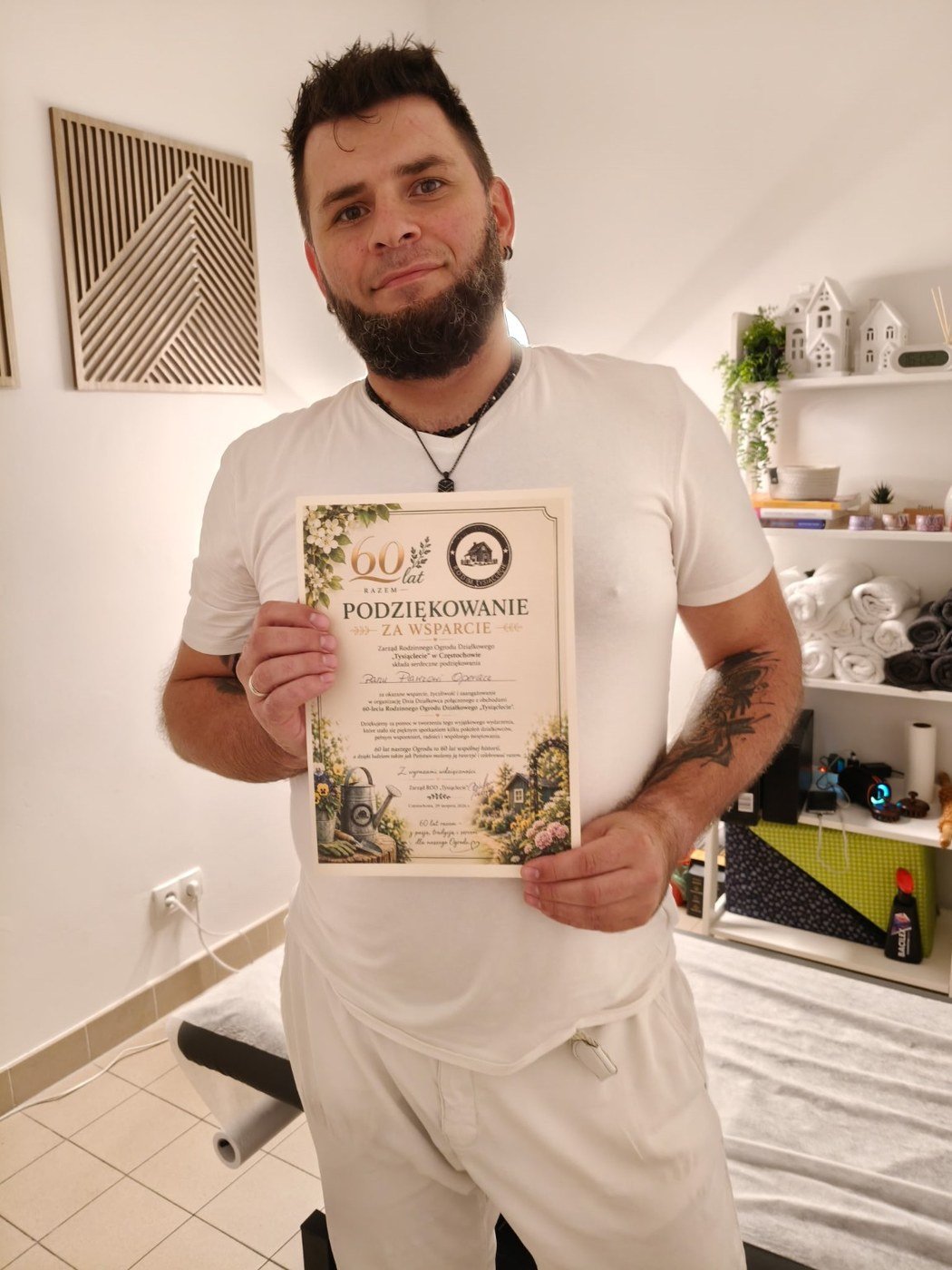 Paweł Operacz z podziękowaniem od Rodzinnego Ogrodu Działkowego Tysiąclecie w Częstochowie