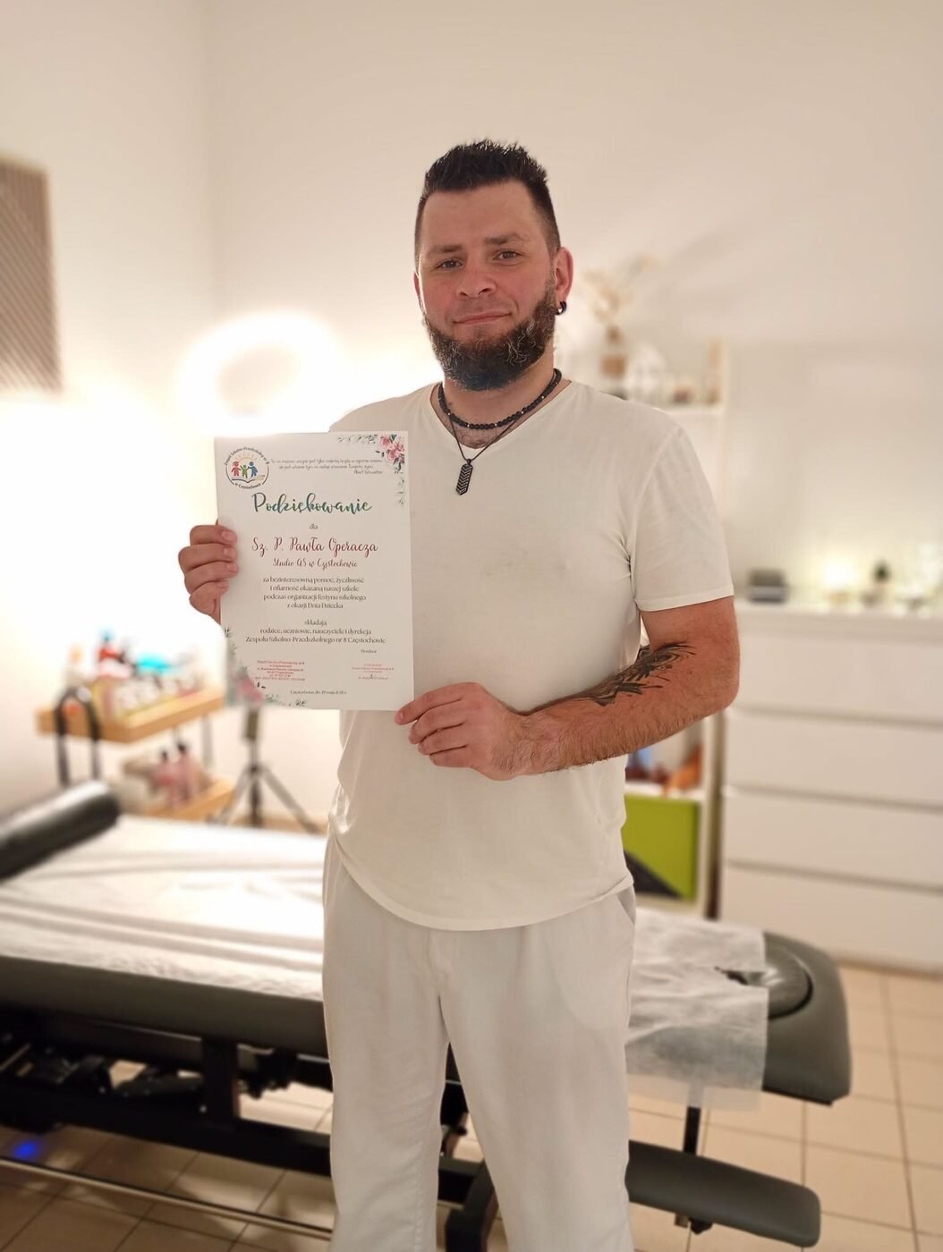 Paweł Operacz z podziękowaniem od Zespołu Szkolno-Przedszkolnego nr 8 w Częstochowie